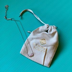 💕Kendra Scott Elisa Necklace💕